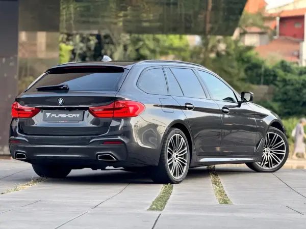 BMW 520 d Pack M Auto 2