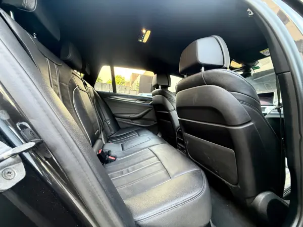 BMW 520 e Pack M 26