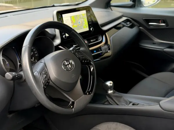 Toyota C-HR 1.8 Hybrid Exclusive 21