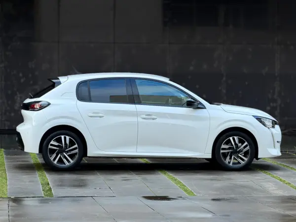 Peugeot 208 1.2 PureTech Allure Pack 13