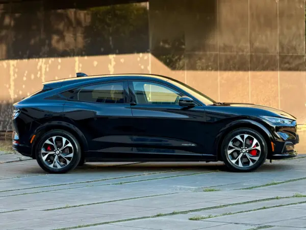 Ford Mustang Mach-E 75.7 kWh AWD RSK 49