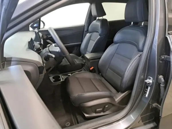 MG MG4 64 kWh Luxury 3