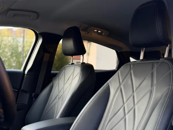 Ford Mustang Mach-E 75.7 kWh Base 31