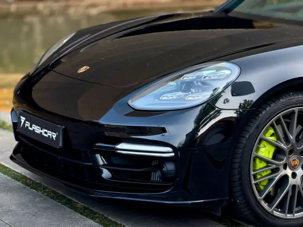 Porsche Panamera Sport Turismo 4 E-Hybrid Platinum Edition PDLS 30
