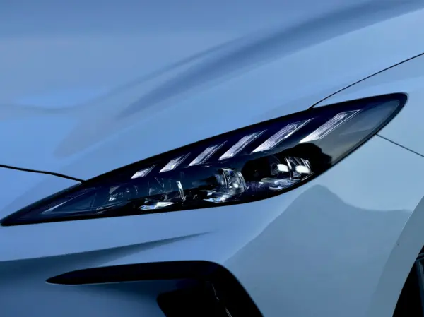 MG MG4 Trophy Ext Range 77 kWh 245 hp 4