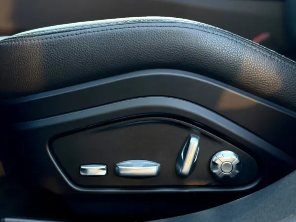 Porsche Panamera 4 E-Hybrid 7