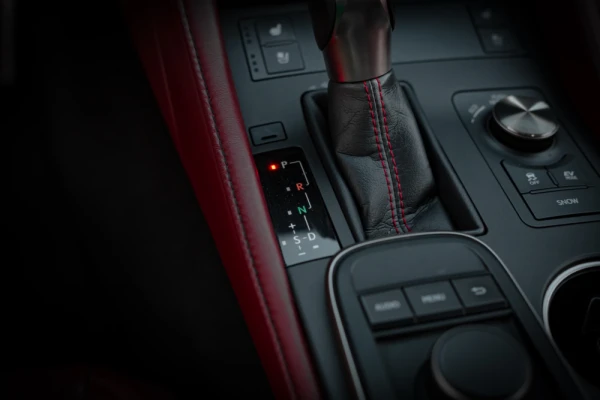 Lexus RC 300h F Sport 16