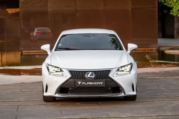 Lexus RC 300h F Sport 43