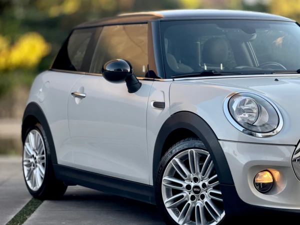 MINI 3 Portas ONE d 12