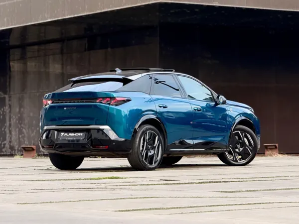 Peugeot E-3008 73 kWh GT 7