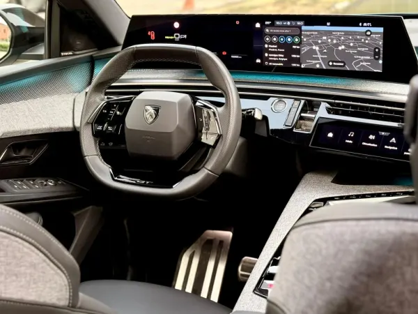 Peugeot E-3008 73 kWh GT 64