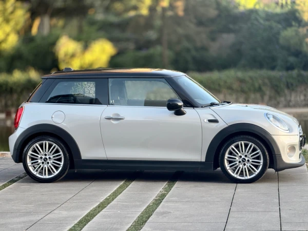 MINI 3 Portas ONE d 23