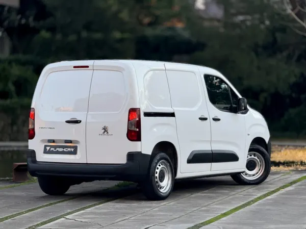 Peugeot Partner 2l comercial 16