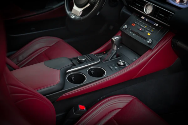 Lexus RC 300h F Sport 4