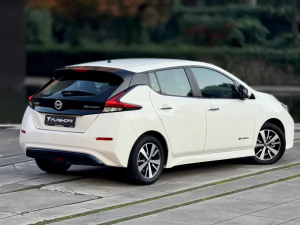 Nissan Leaf N-Connecta Full Led 7