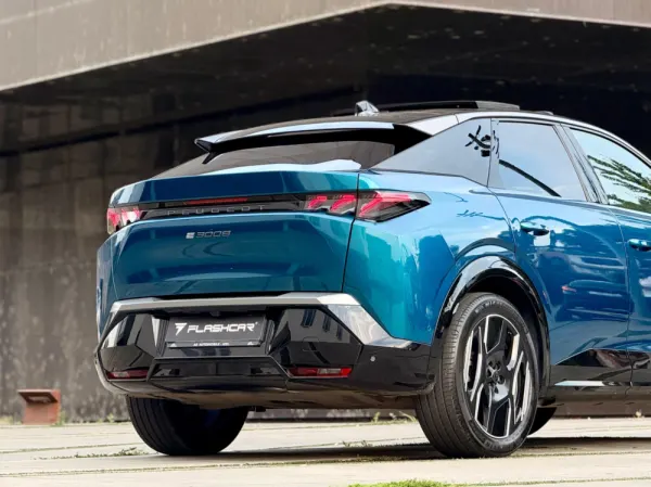 Peugeot E-3008 73 kWh GT 40