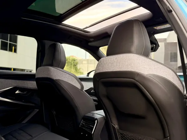 Peugeot E-3008 73 kWh GT 5