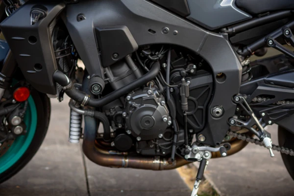 Yamaha MT-10 AKRAPOVIC 21