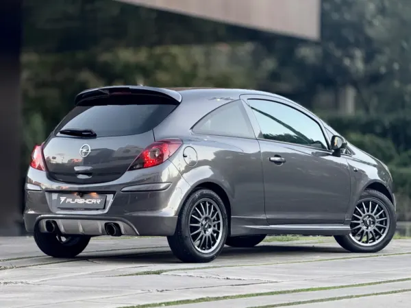 Opel Corsa 1.4 16V 6