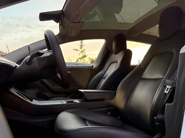 Tesla Model 3 Long range 28