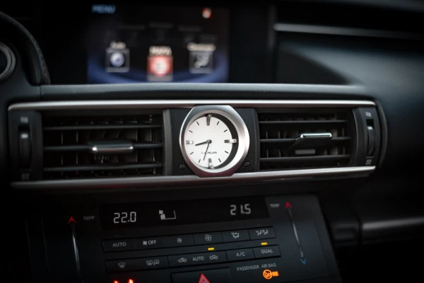 Lexus RC 300h F Sport 5