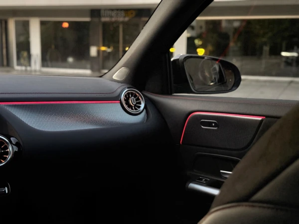 Mercedes-Benz EQA 300 4Matic AMG Line 18