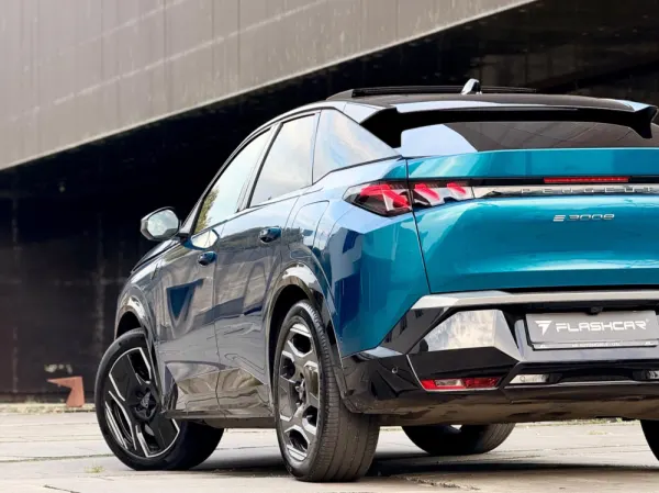 Peugeot E-3008 73 kWh GT 22