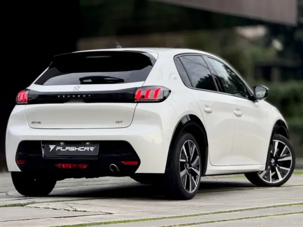 Peugeot 208 1.5 BlueHDi GT Pack 6