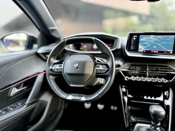 Peugeot 208 1.5 BlueHDi GT Pack 11