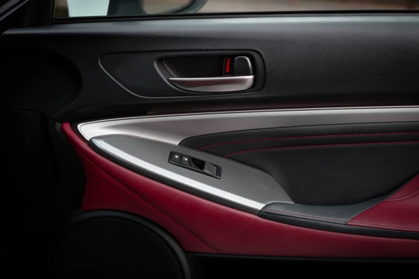 Lexus RC 300h F Sport 15