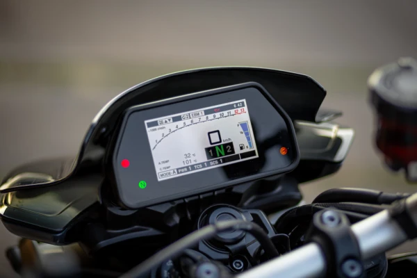 Yamaha MT-10 AKRAPOVIC 7