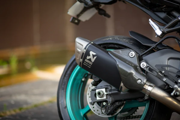 Yamaha MT-10 AKRAPOVIC 13