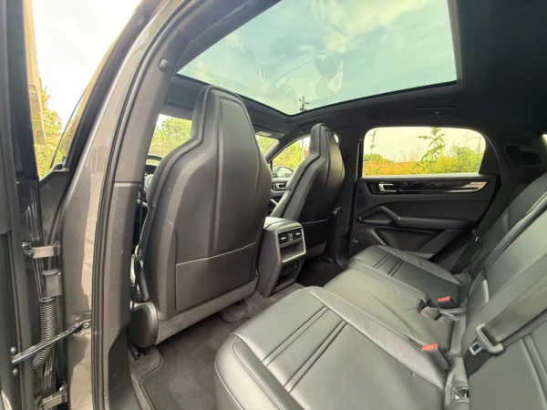 Porsche Cayenne Coupé E-Hybrid Platinum Edition 26