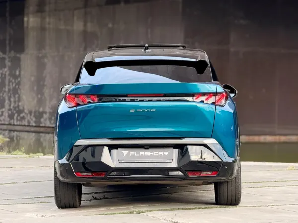 Peugeot E-3008 73 kWh GT 14
