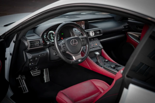 Lexus RC 300h F Sport 3