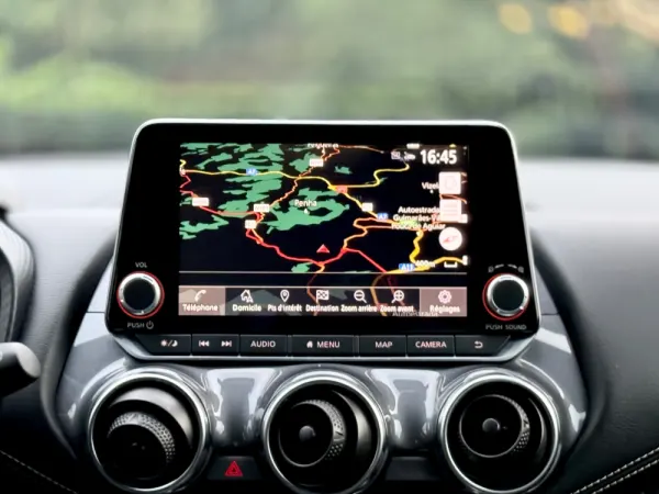 Nissan Juke DIG-T N-Design Black 10