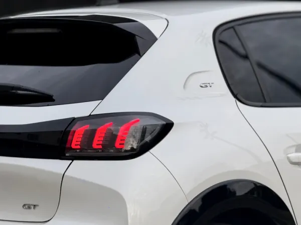 Peugeot 208 1.5 BlueHDi GT Pack 7