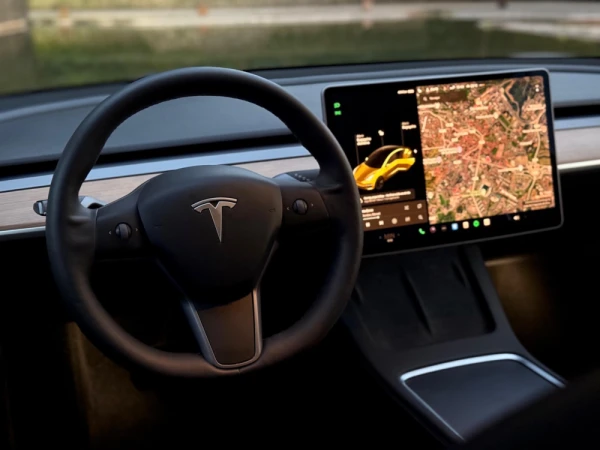 Tesla Model 3 Long range 6