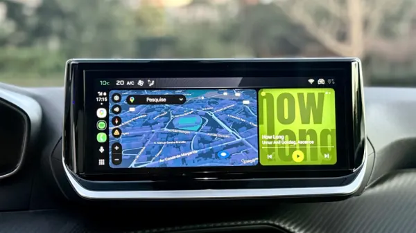 Peugeot 2008 1.2 PureTech Allure Pack 3