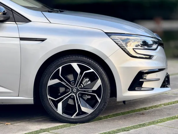 Renault Mégane Break Business EDC 115cv 11