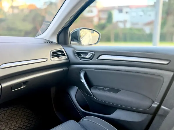 Renault Mégane Break Business EDC 115cv 13