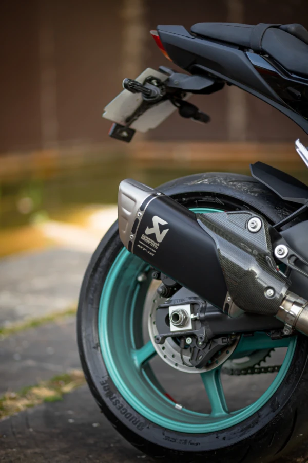 Yamaha MT-10 AKRAPOVIC 22