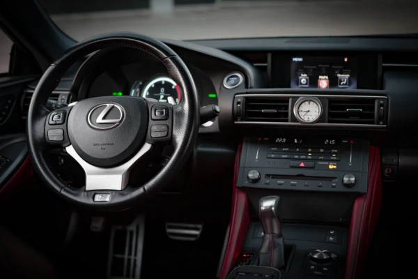 Lexus RC 300h F Sport 21