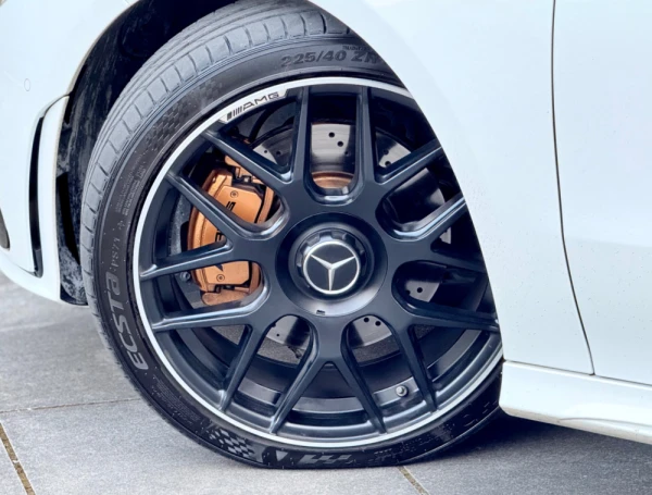 Mercedes-Benz CLA 200 AMG LOOK 35AMG 4