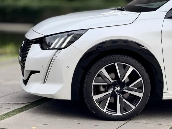 Peugeot 208 1.5 BlueHDi GT Pack 34