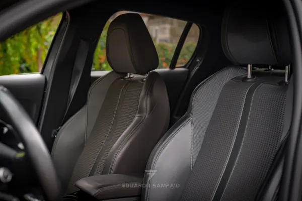 Peugeot 208 1.2 PureTech GT Line 8