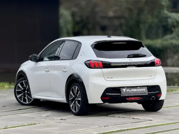 Peugeot 208 1.5 BlueHDi GT Pack 31