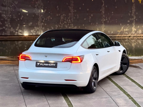 Tesla Model 3 Long range 3