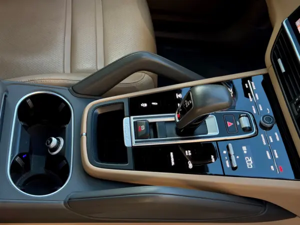 Porsche Cayenne Coupé E-Hybrid Platinum Edition 14