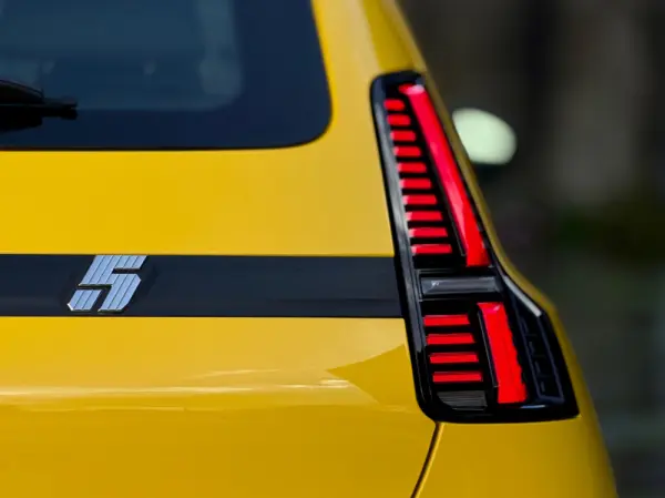 Renault 5 E-Tech 40 kWh Evolution Autonomia Urbana 30